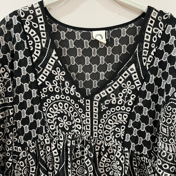 Anthropologie Akemi + Kim Brooke embroidered eyelet loose fit dress size 2 - Picture 5 of 12